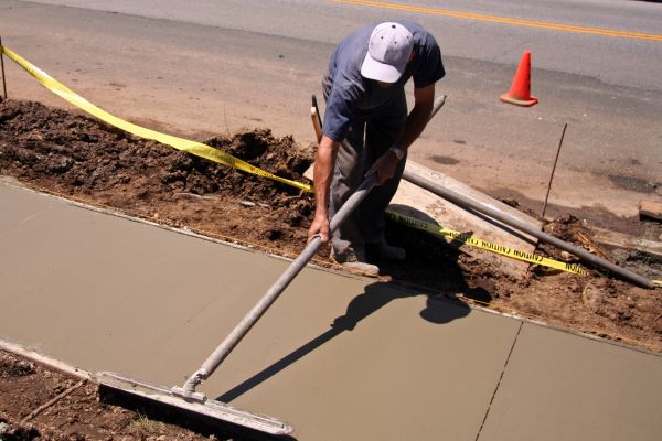 Cost of Sidewalk Pouring in Riverton